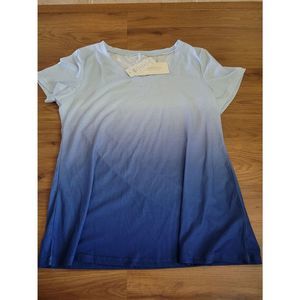 V-neck blue ombre tee